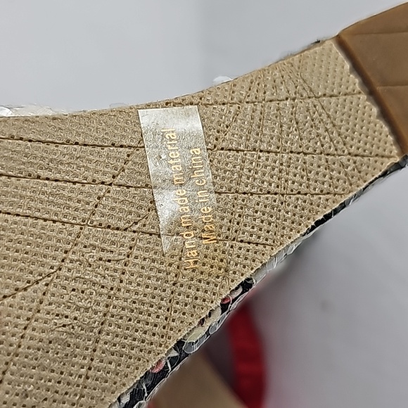 Platform Shoes - Picture 6 of 9